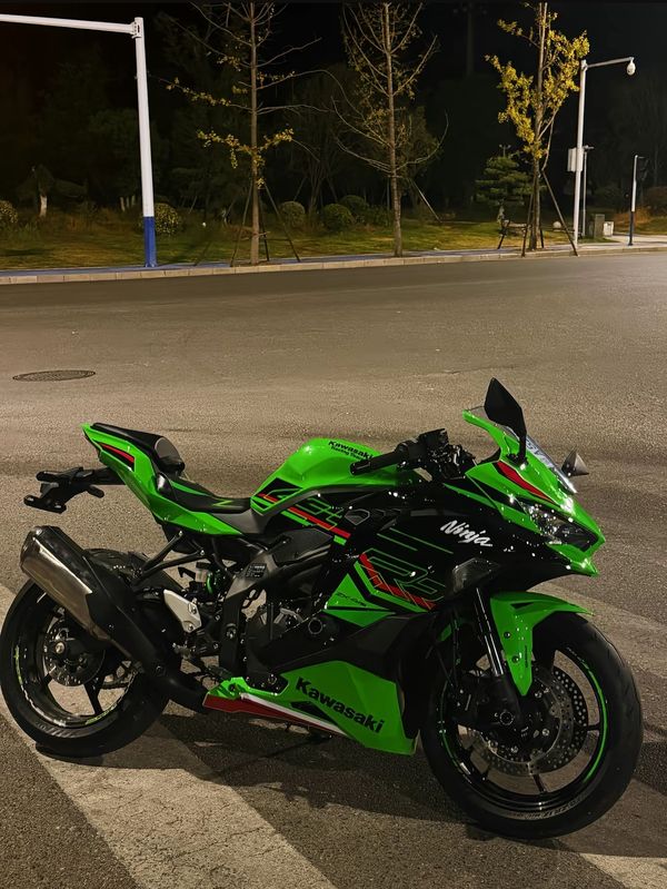 川崎 ZX-4R