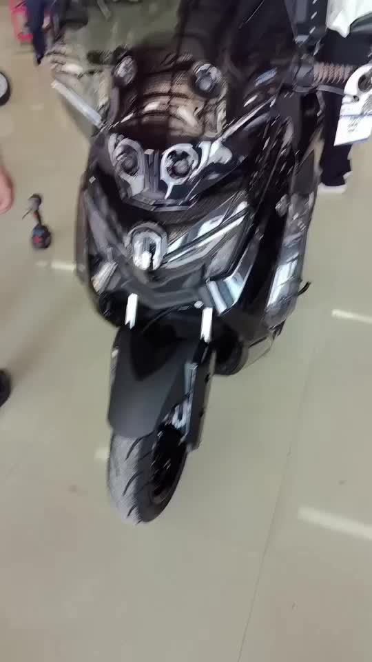 雅马哈 NMAX