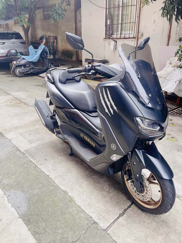 雅马哈 NMAX