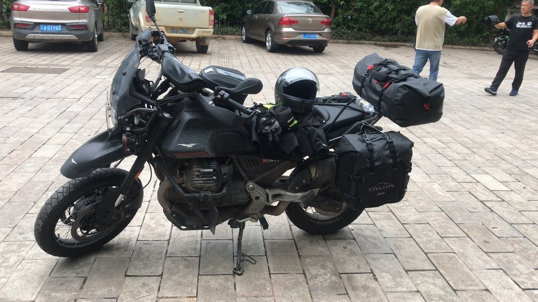 摩托古兹 V85 TT