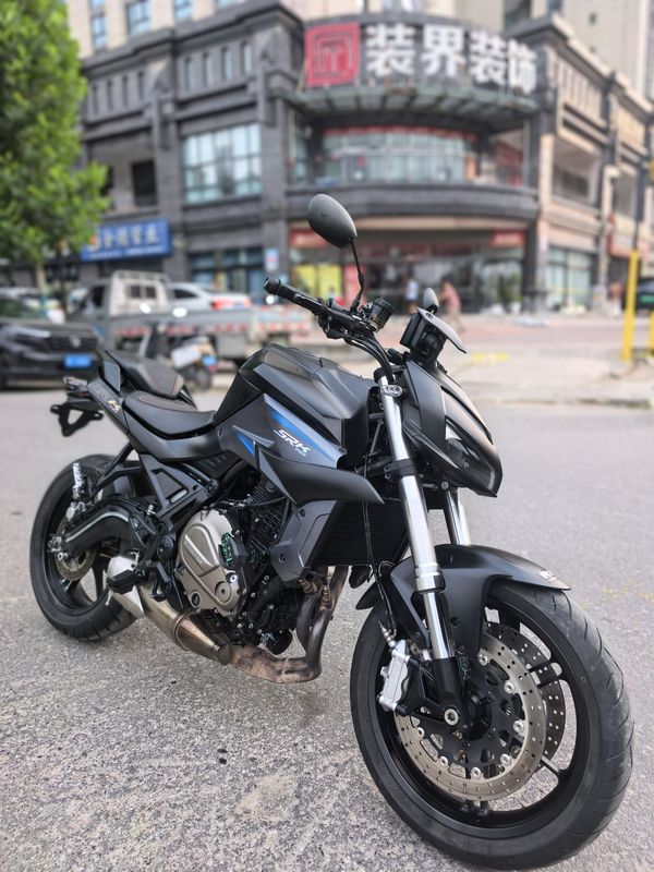 QJMOTOR 追700