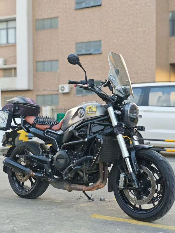 贝纳利 幼狮 Leoncino 800