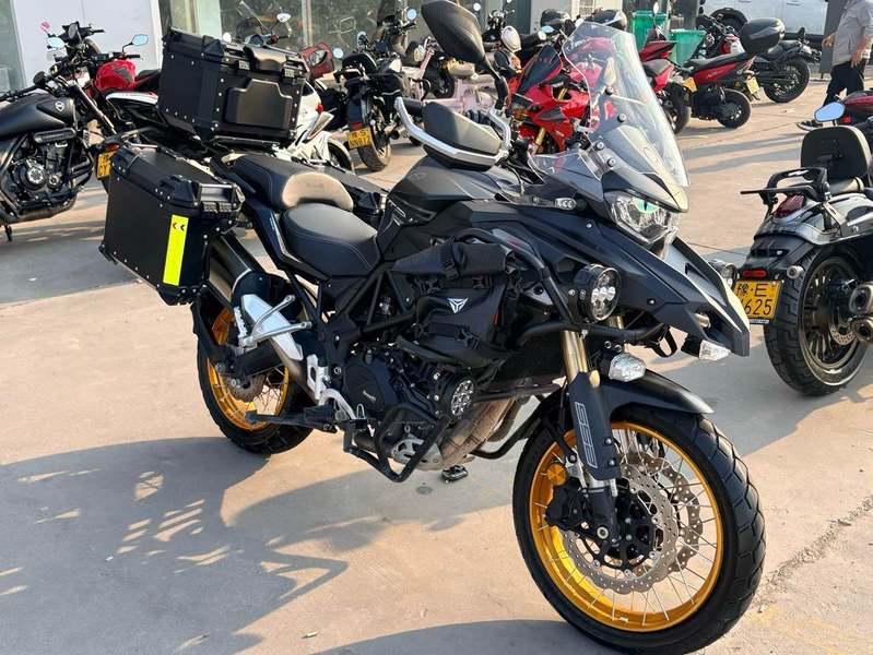 贝纳利 TRK552