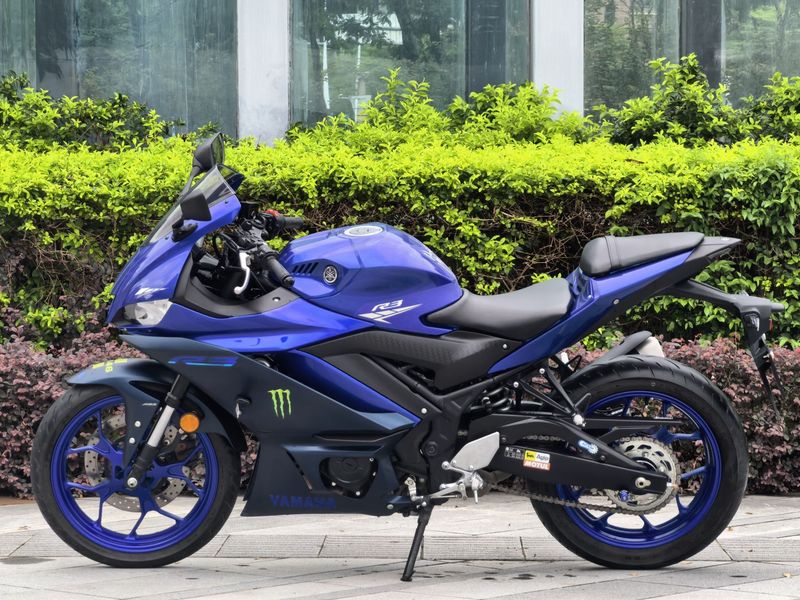 雅马哈 YZF-R3