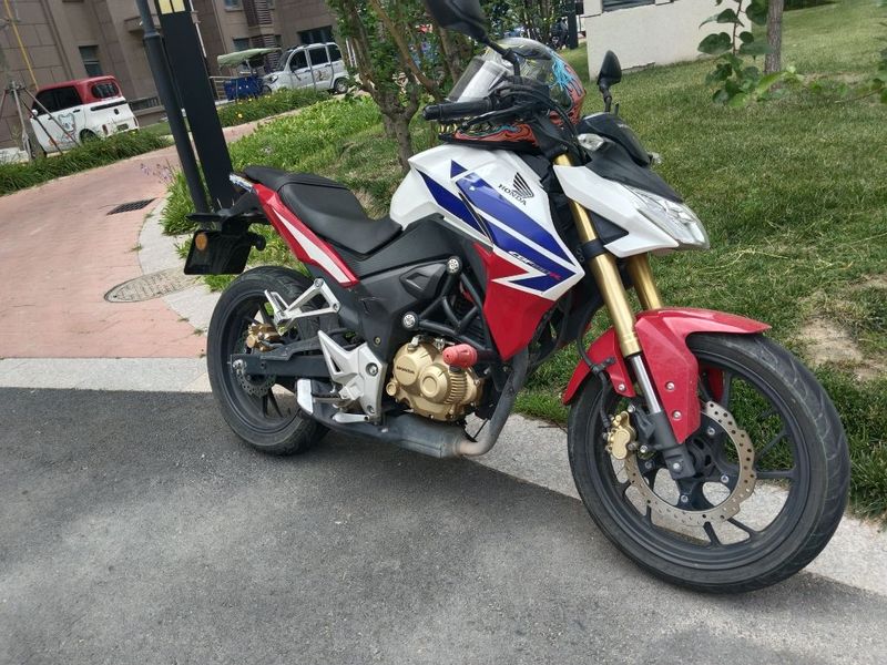 新大洲本田 CBF190R
