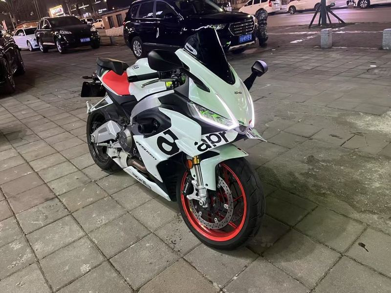 阿普利亚 RS 660 