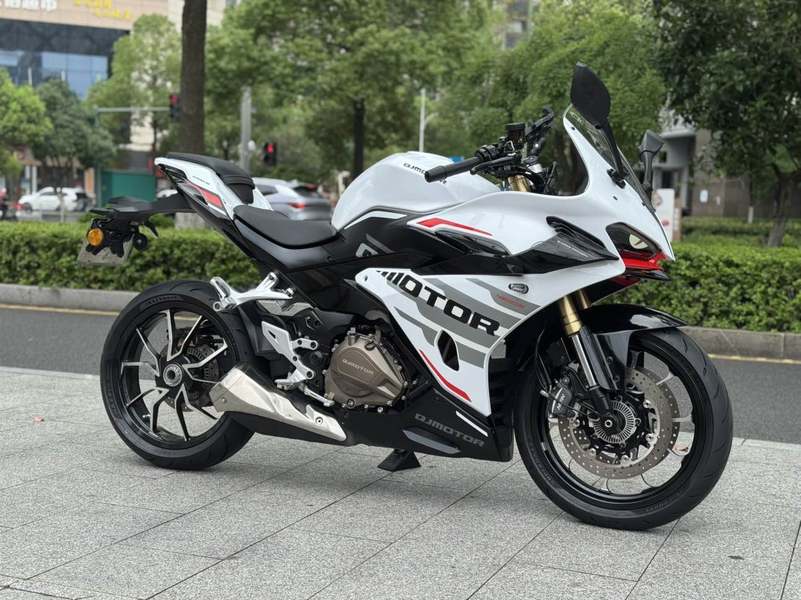 QJMOTOR 赛450