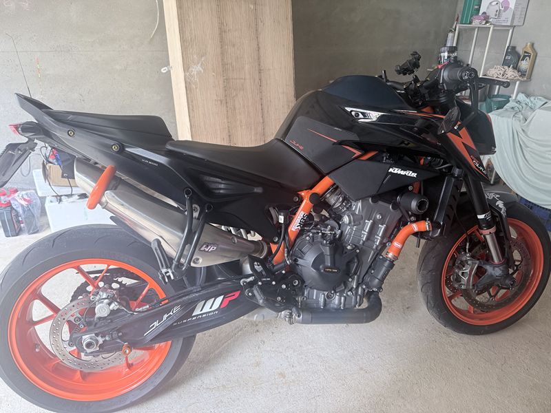 KTMR2R 890 Duke