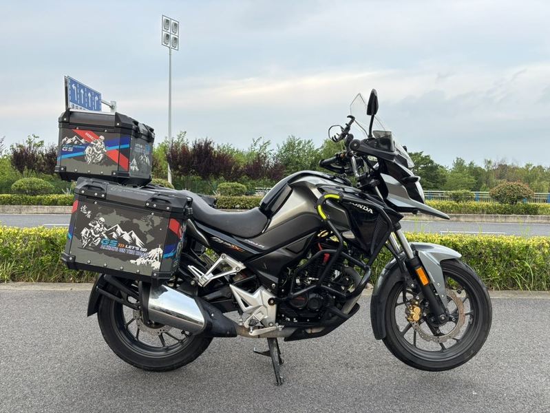 五羊本田 猛鸷 CB190X