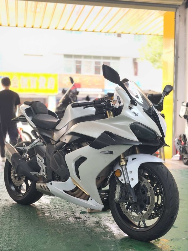 QJMOTOR 赛800