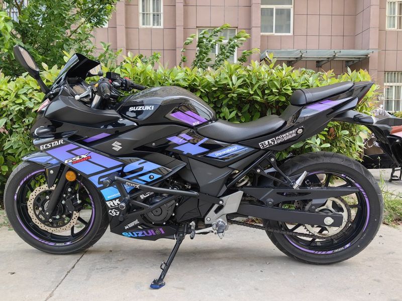 豪爵铃木 GSX250R