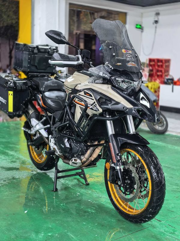 贝纳利 TRK552