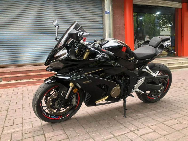 QJMOTOR 赛800