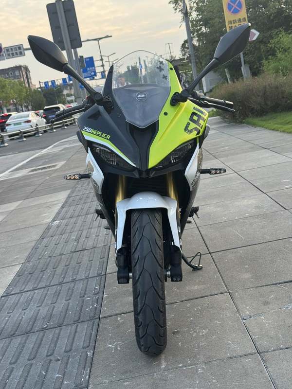 QJMOTOR 赛250