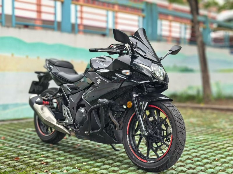 豪爵铃木 GSX250R