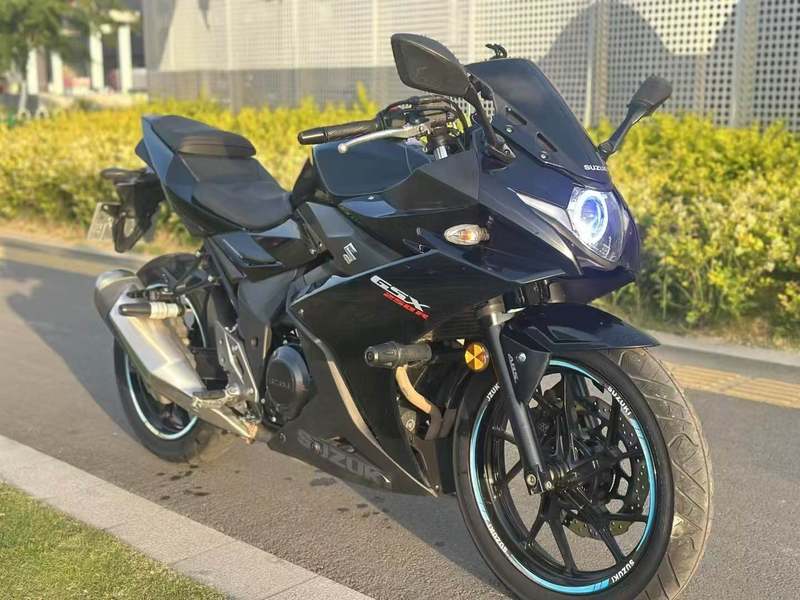 豪爵铃木 GSX250R