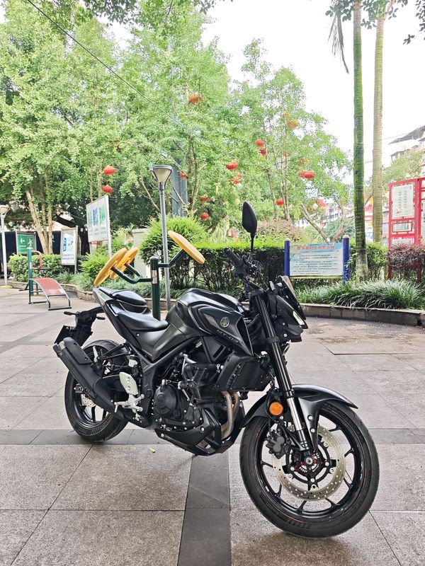 雅马哈 MT-03