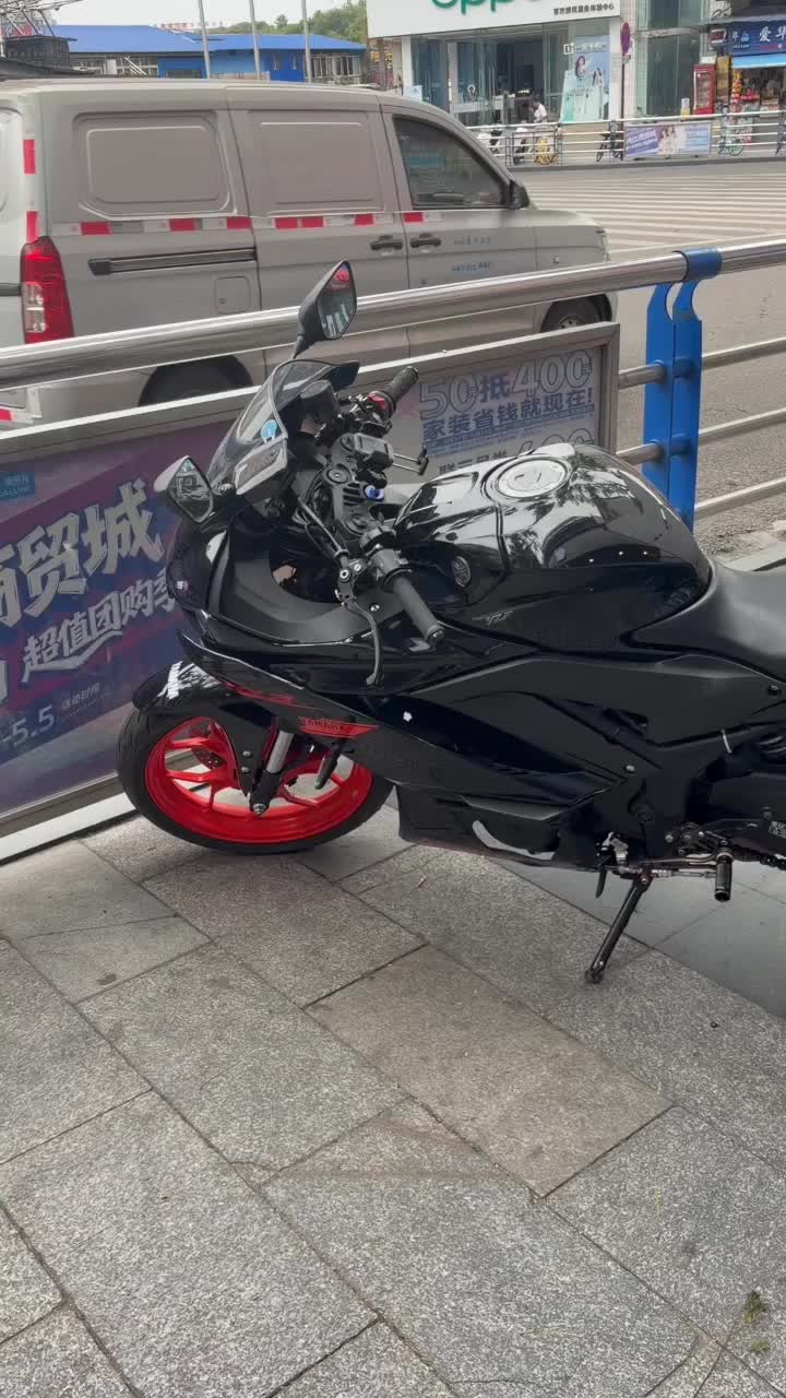 雅马哈 YZF-R3