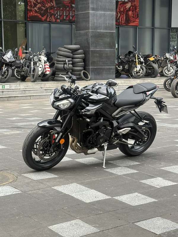 凯旋 Street Triple 765