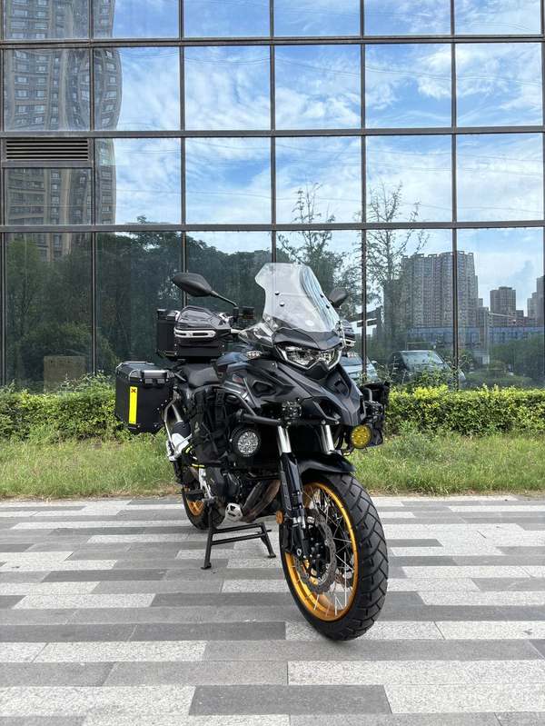 贝纳利 TRK552