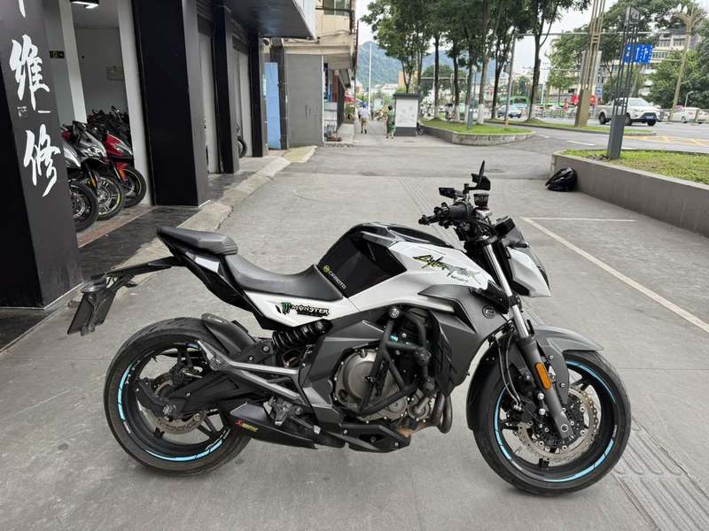 春风 650NK