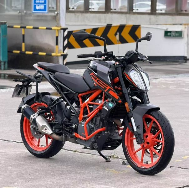 KTMR2R 250 Duke
