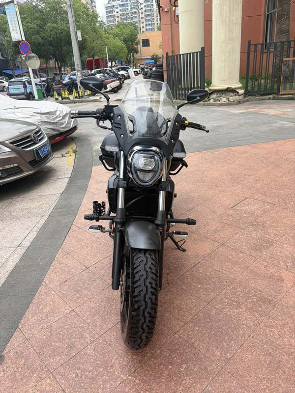 豪爵 TR300
