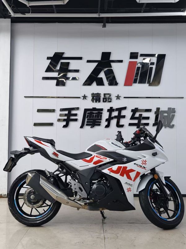豪爵铃木 GSX250R