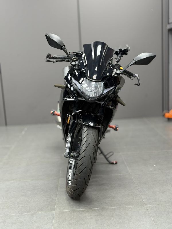 豪爵铃木 GSX250R