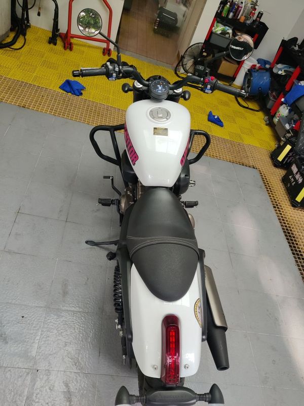 QJMOTOR 闪300S