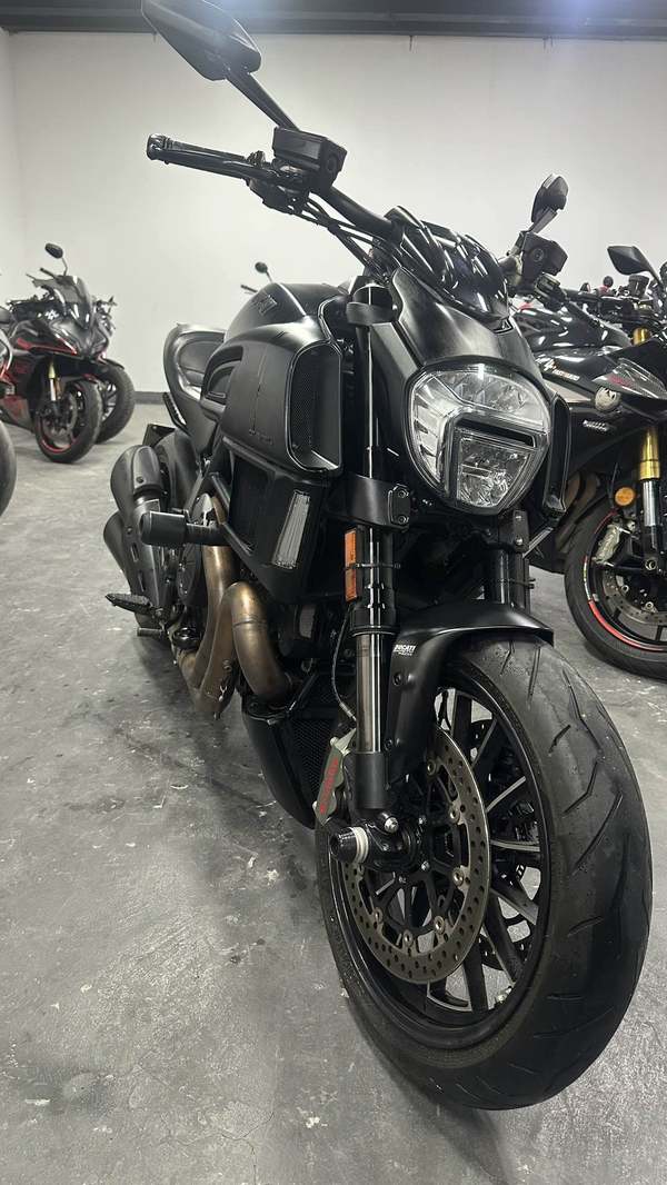 杜卡迪 Diavel 