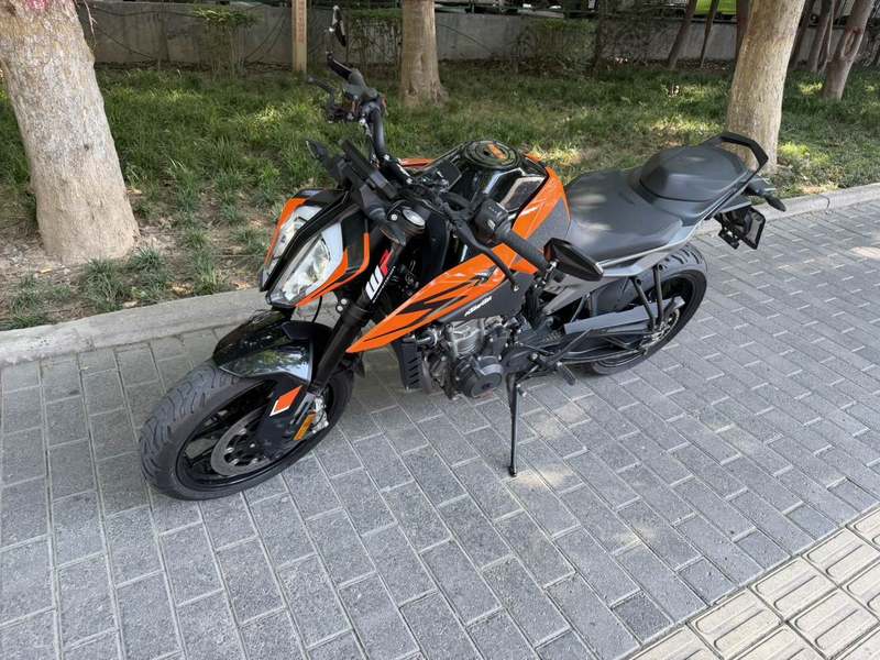 KTMR2R 790 Duke