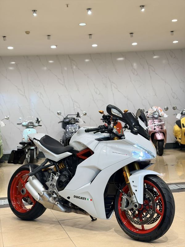 杜卡迪 SuperSport