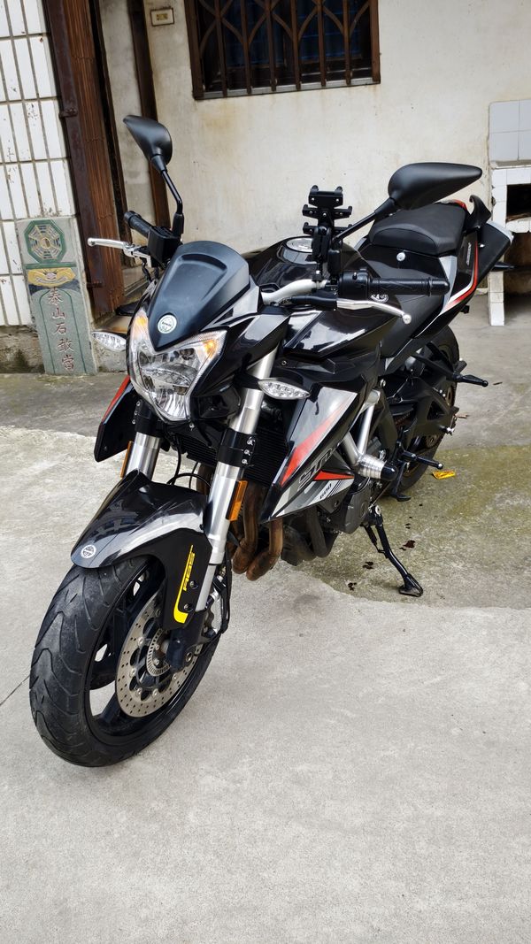 贝纳利 TNT600i