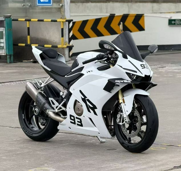 张雪机车 500RR