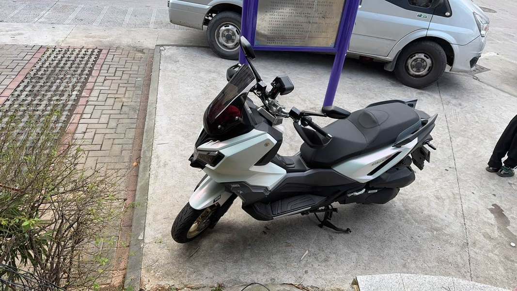 SYM三阳 Husky ADV 300