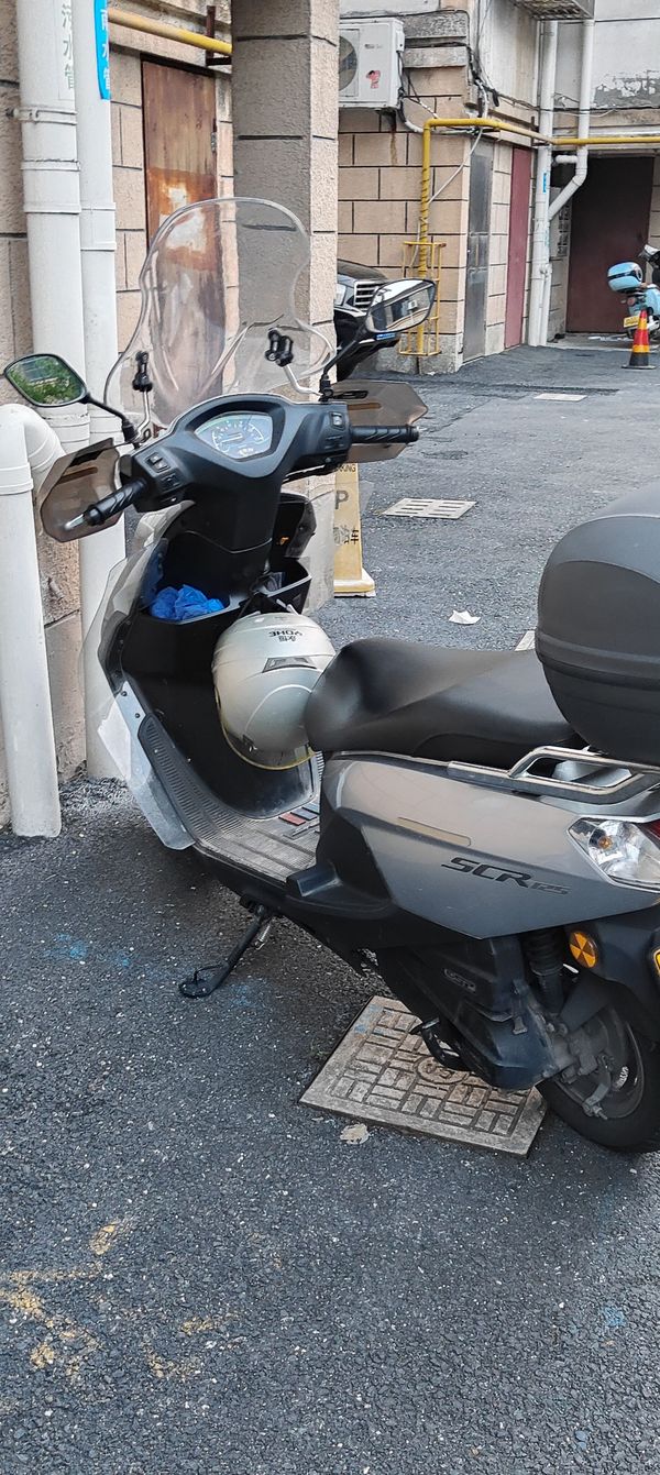 五羊本田 SCR125