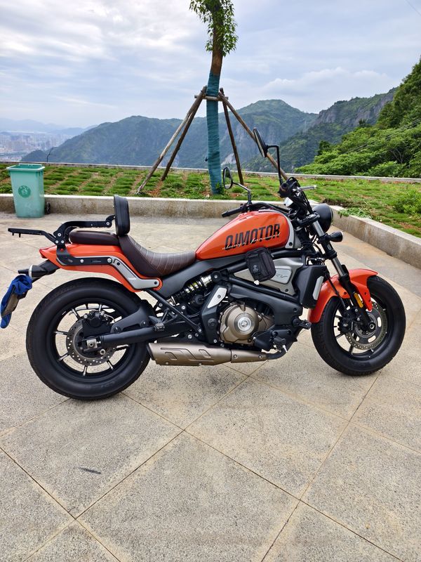 QJMOTOR 闪500S