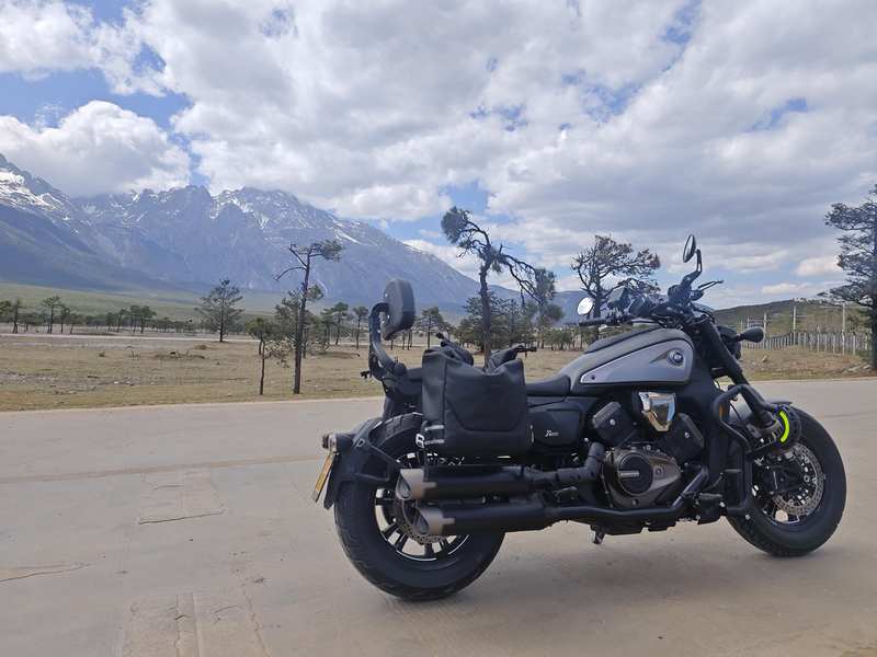 QJMOTOR 闪600