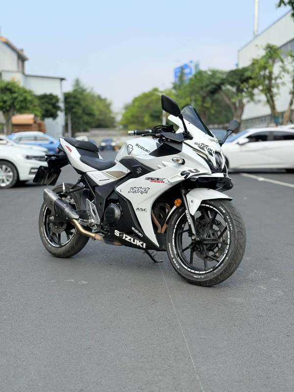豪爵铃木 GSX250R