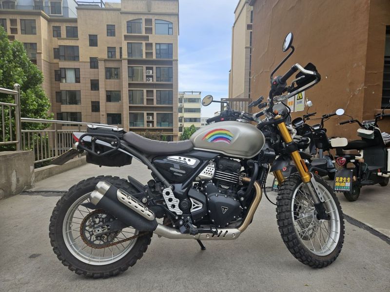 凯旋 Scrambler 400 X