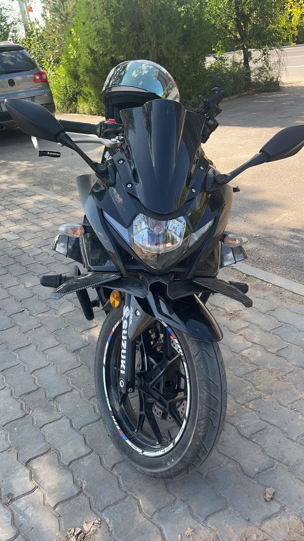 豪爵铃木 GSX250R