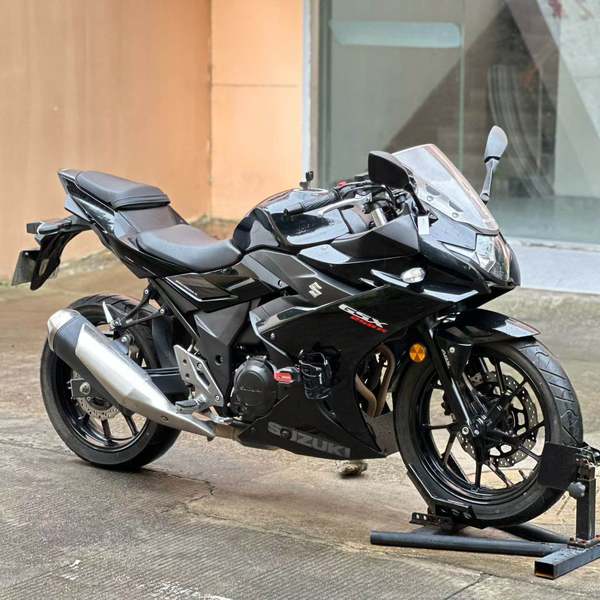 豪爵铃木 GSX250R