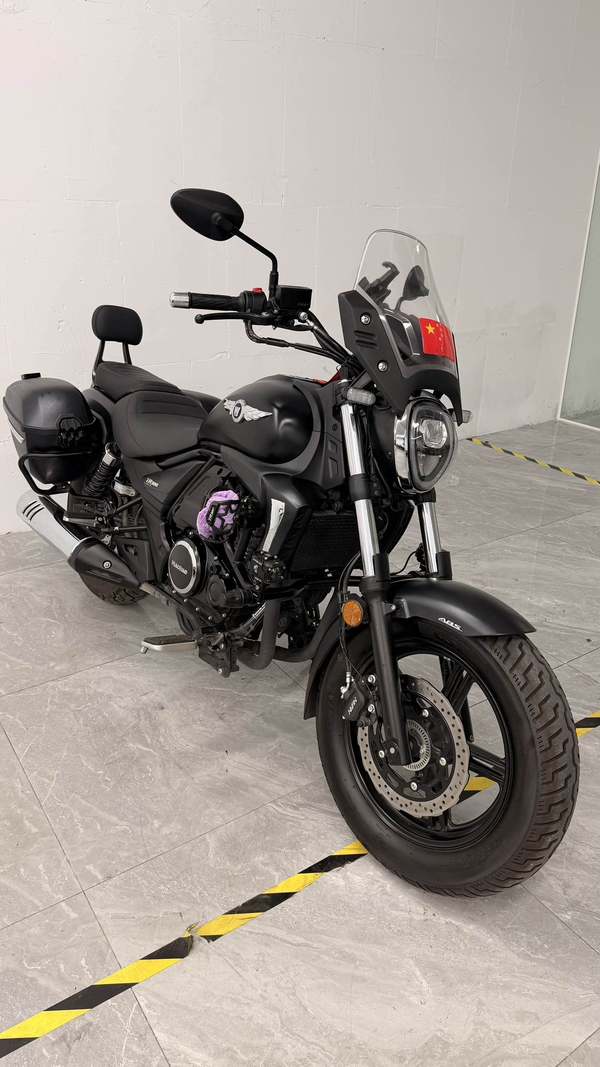 豪爵 TR300