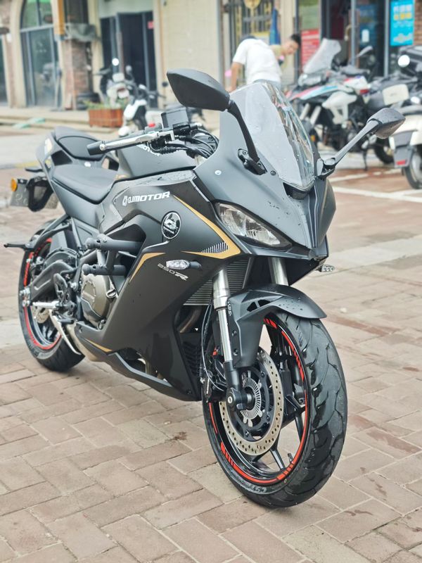 QJMOTOR 赛250