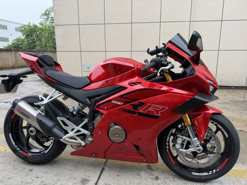张雪机车 500RR
