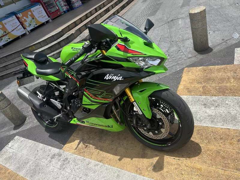 川崎 ZX-4R