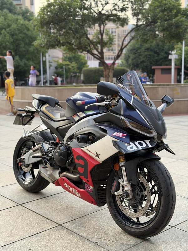 阿普利亚 RS 660 