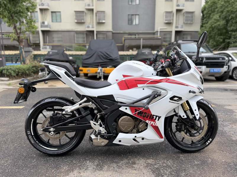QJMOTOR 赛250