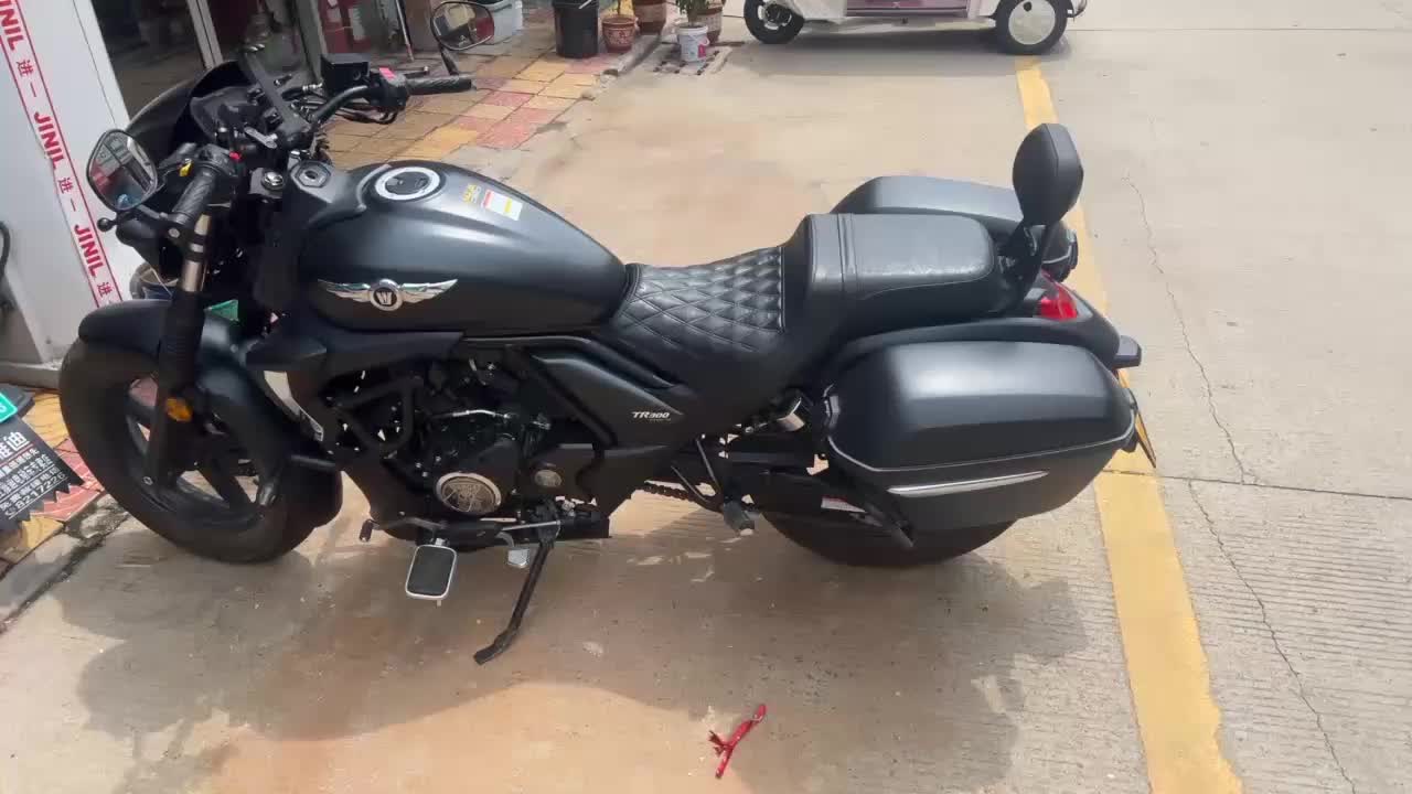 豪爵 TR300